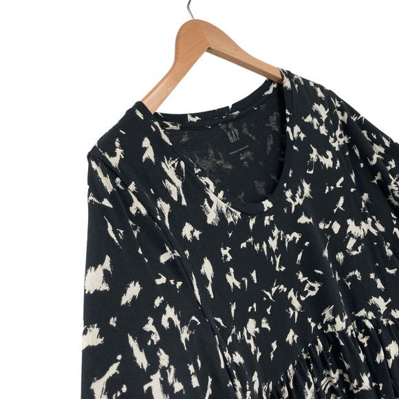 Gap Blouse Top Women Small Black White Geo Print Short Sleeve Round Neck Pleated - Picture 9 of 13